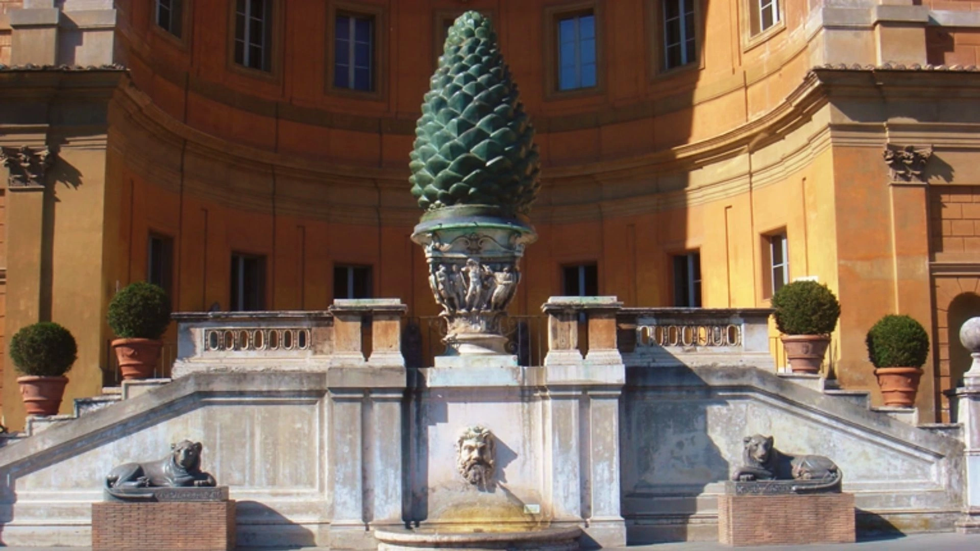 Dziedziniec Szyszki Cortile della Pigna w Watykanie