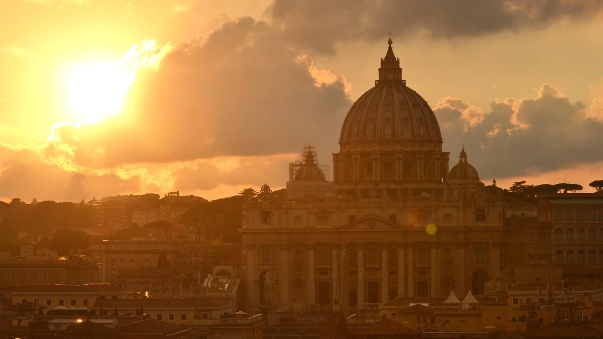 Zachód słońca w Watykanie